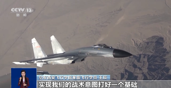 我國空軍(jun)首批殲-11B戰機女飛(fei)行學員順利單飛(fēi)