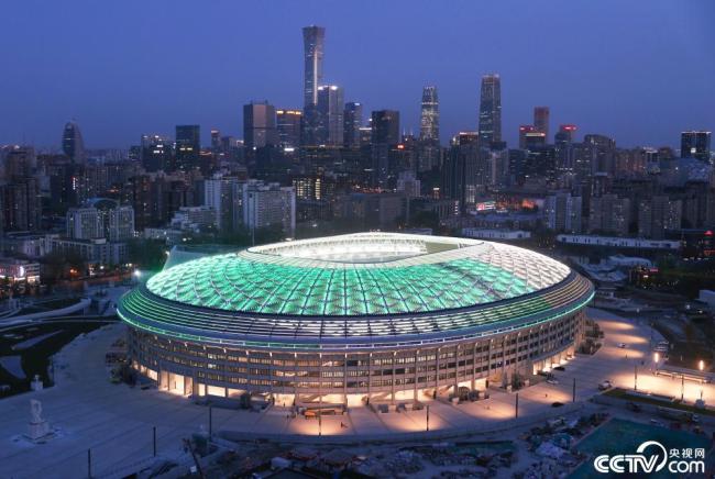 北京：“新工(gong)體”進行燈(deng)光測試