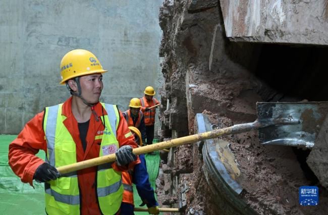 合(he)肥軌道交(jiāo)通4号線南(nan)延線全線(xian)“洞通”