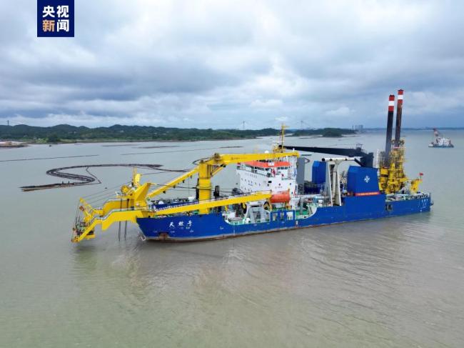 “天鲸号”投入平(píng)陸運河建設施工(gong)