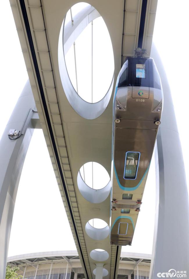 武漢(hàn)光谷空軌列車試(shi)車