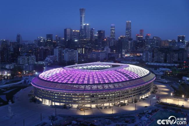 北(běi)京：“新工體(tǐ)”進行燈光(guāng)測試