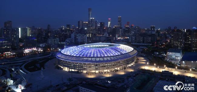 北京(jīng)：“新工體”進(jin)行燈光測(cè)試