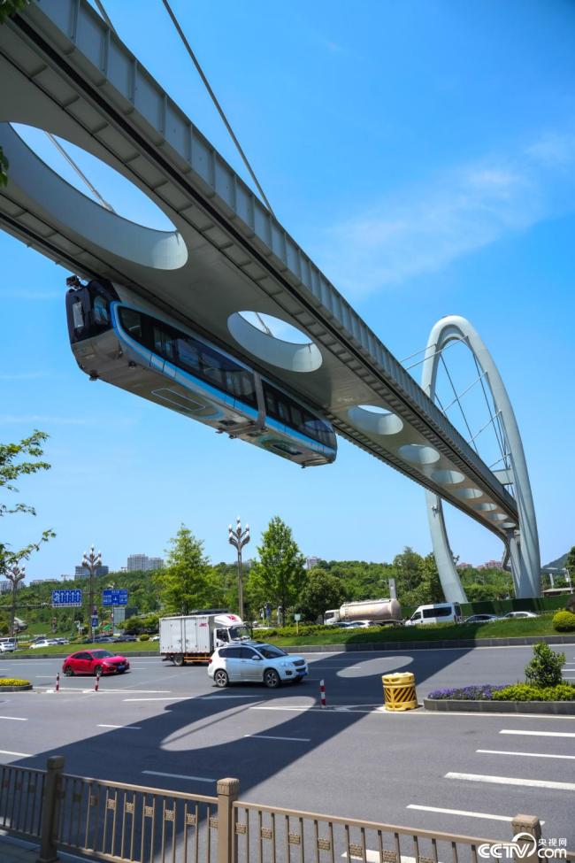 武(wu)漢光谷空軌列車(chē)試車