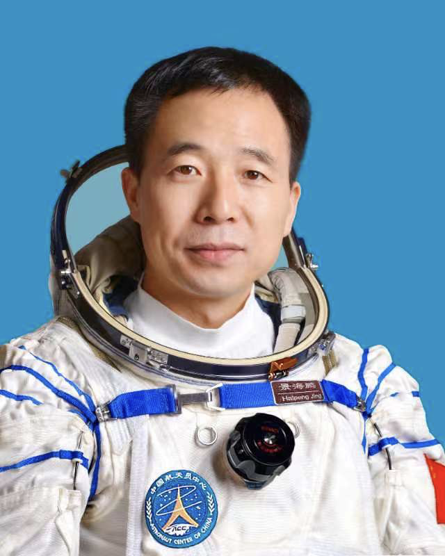 明日(ri)出征！神(shen)舟十六(liu)号航天(tian)員乘組(zǔ)确定