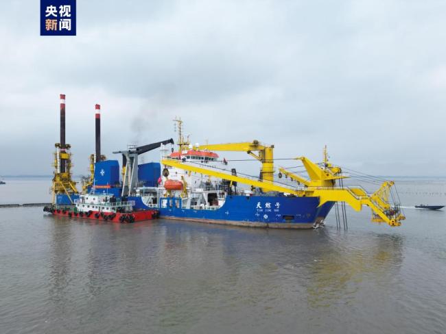 “天鲸号”投(tou)入平陸運河建設(she)施工