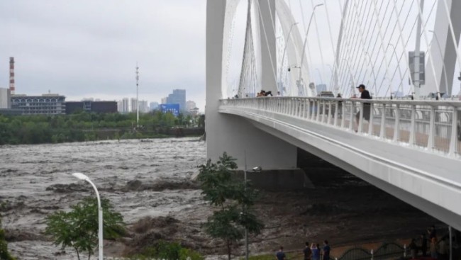 強降雨(yǔ)後!疾控提(tí)醒:做好家(jiā)庭、外環境(jìng)清潔消毒(du)