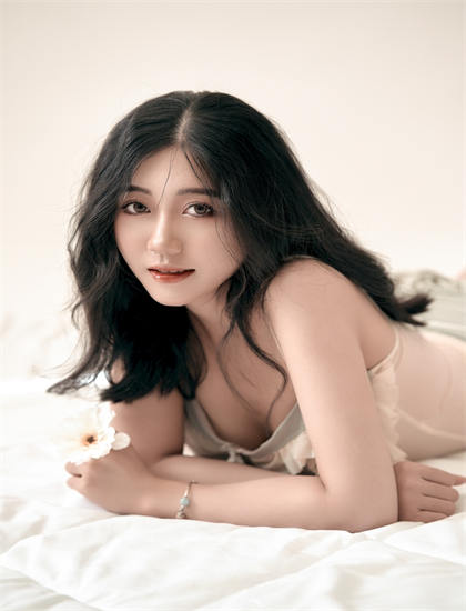 《极速前进第十三季》的技术突破：微距摄影实现艺术表达的技术支持 促进电影产业的升级发展